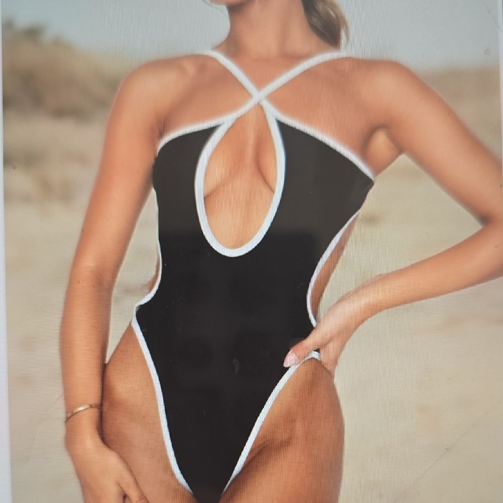 Hyperfire Black One-Piece Swimsuit with White Trim and Keyhole Cutout XL